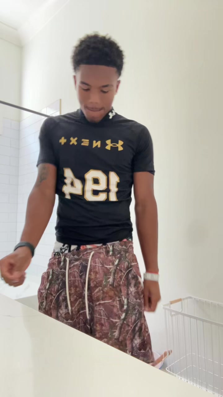 @Jayswrld