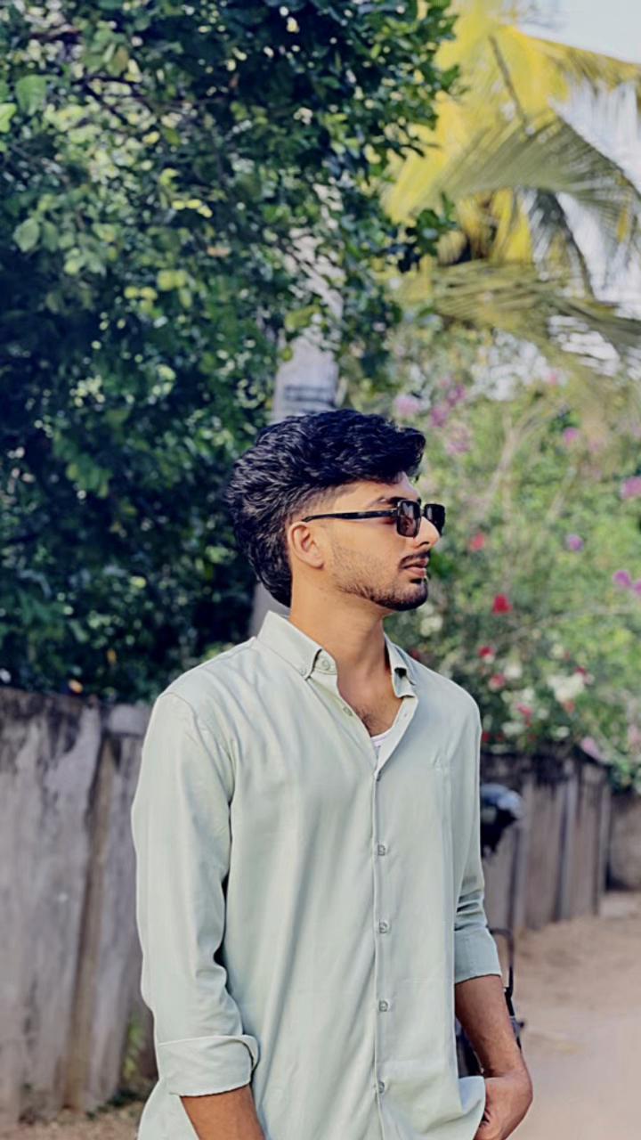 @SILENT EYES🪽