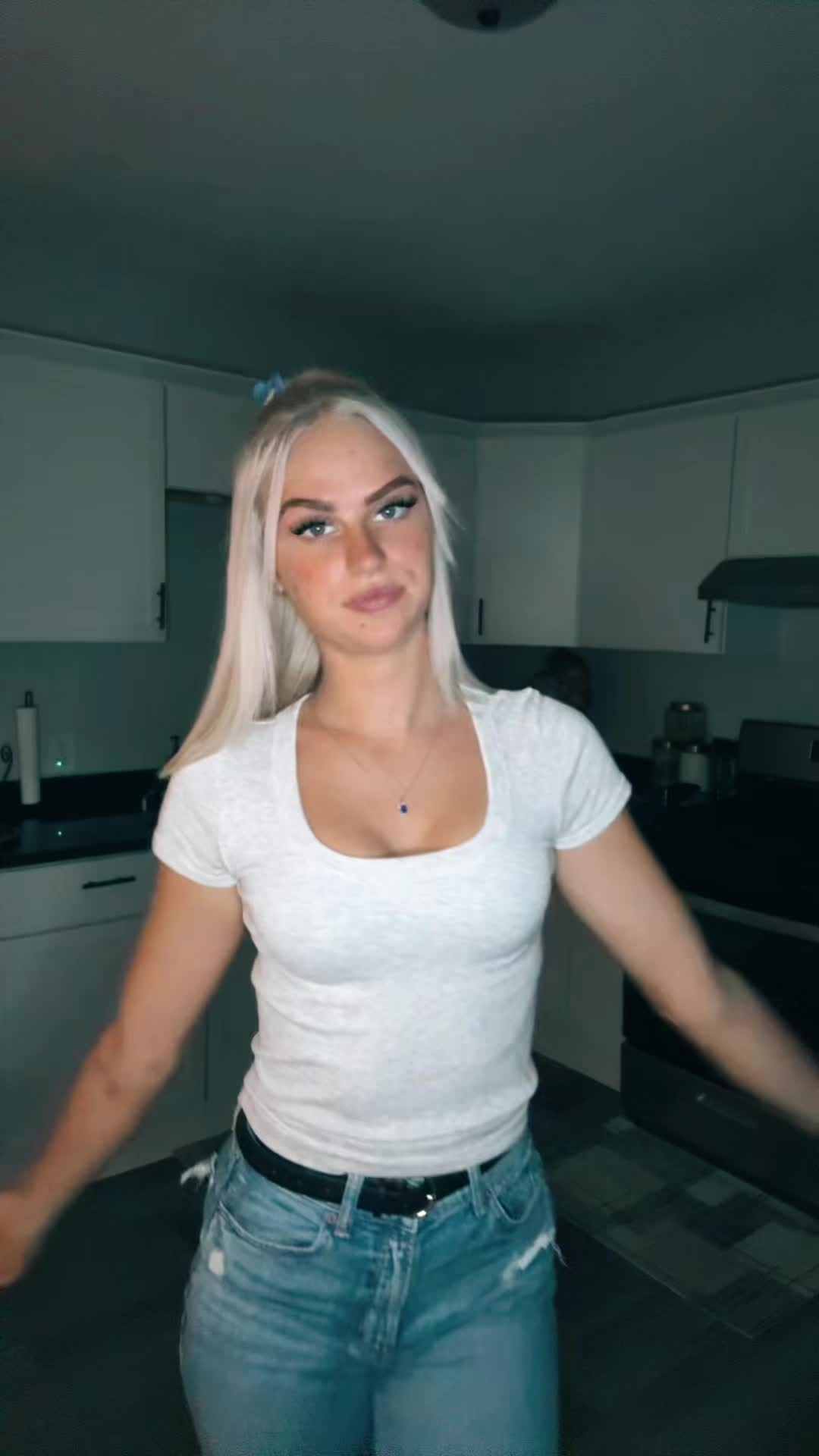 @BrookeGreensides
