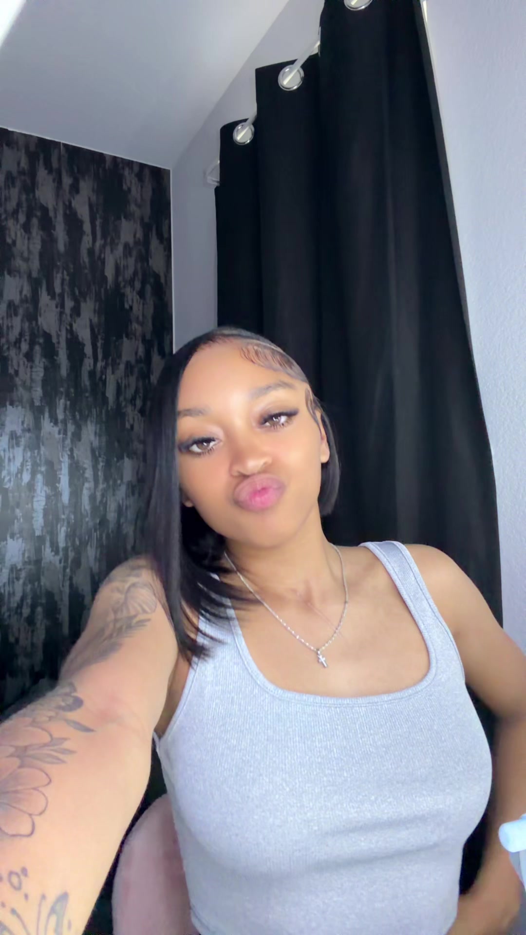 @alexissalexiss