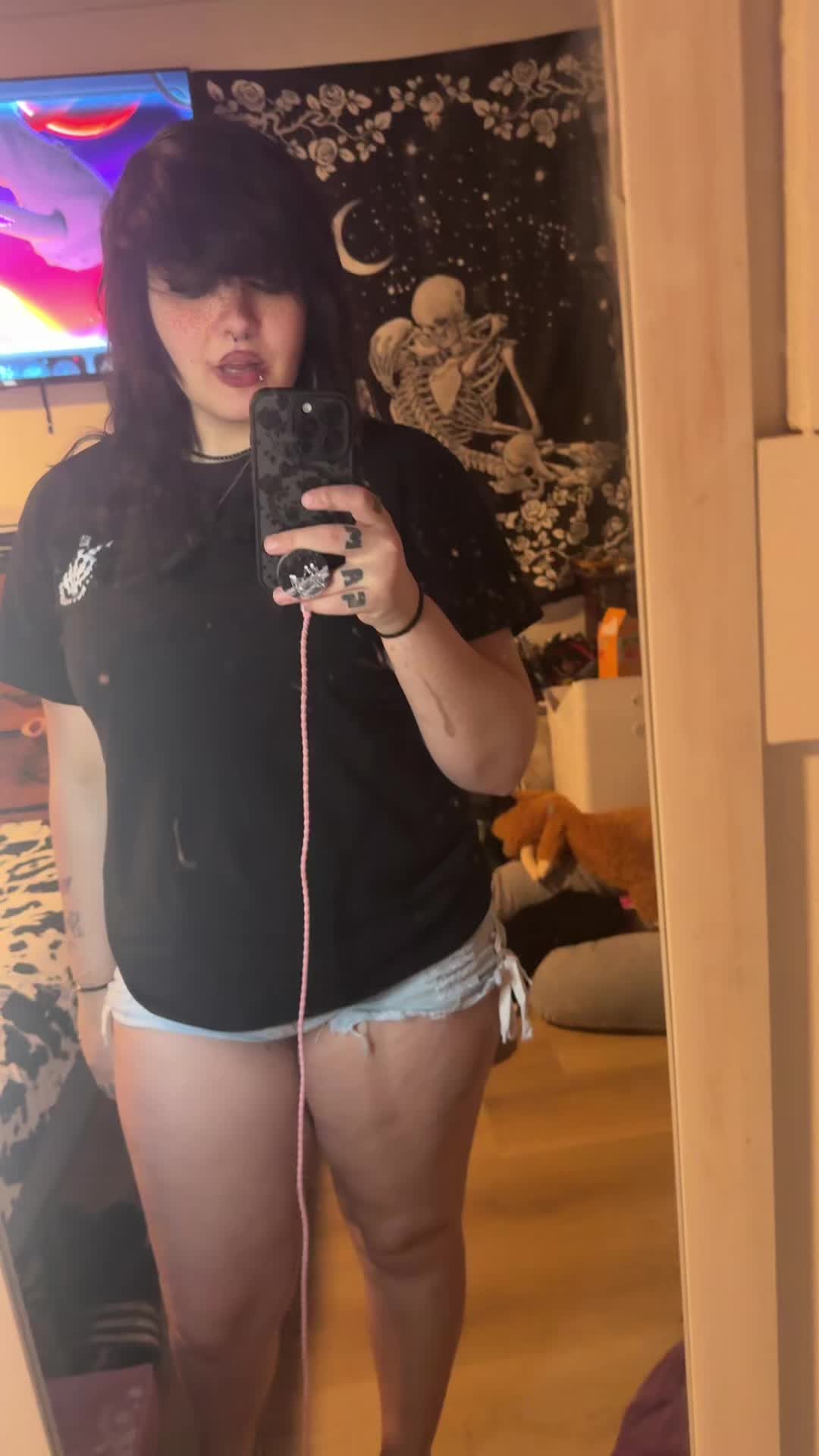 @Goth_mommy420