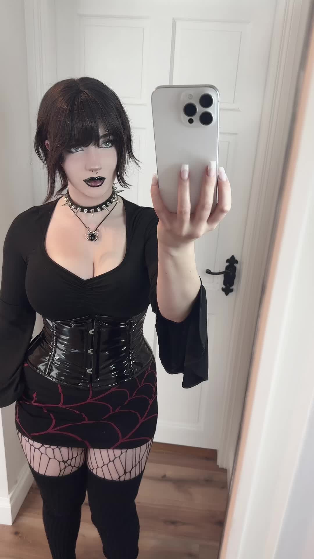 @Cutiegothxo