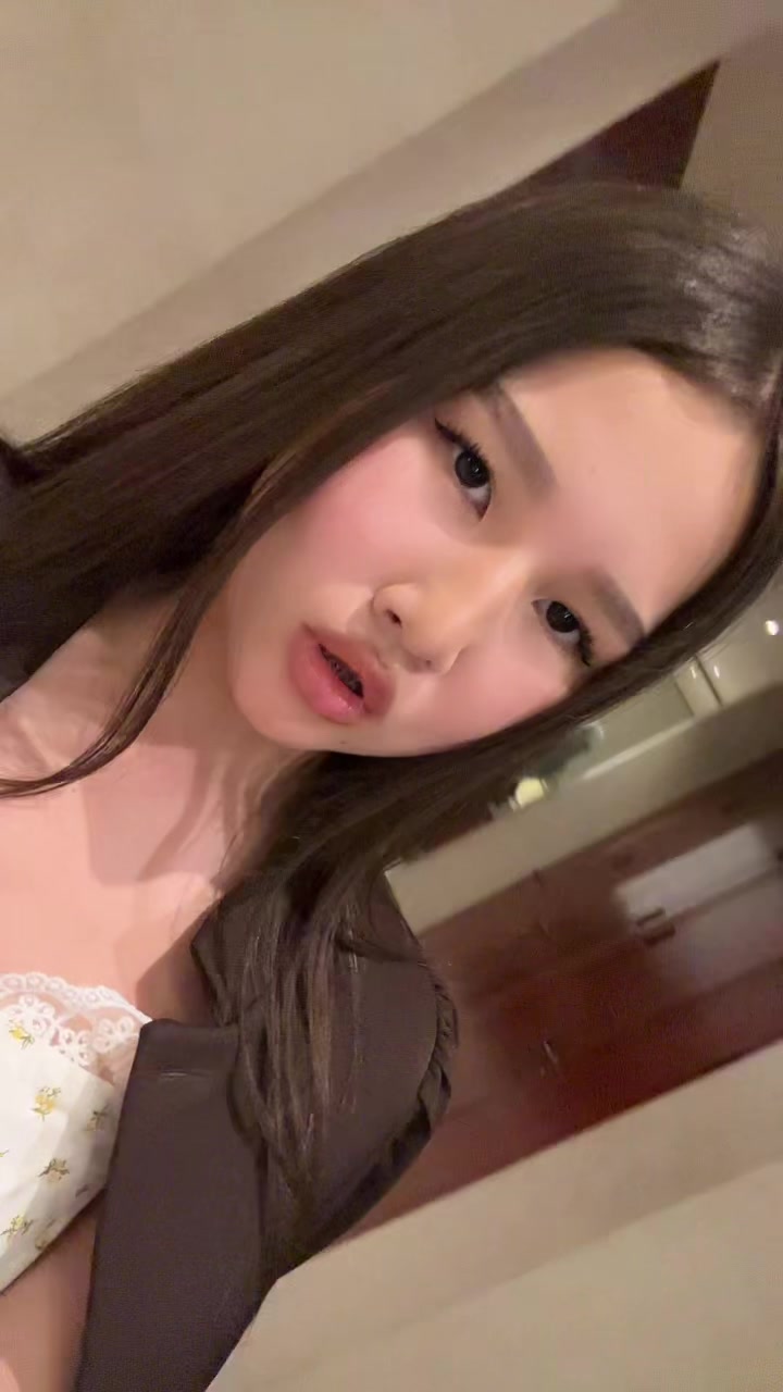 @𝐚 𝐦 𝐢 𝐧 𝐨 𝐫 𝐢 𝐬