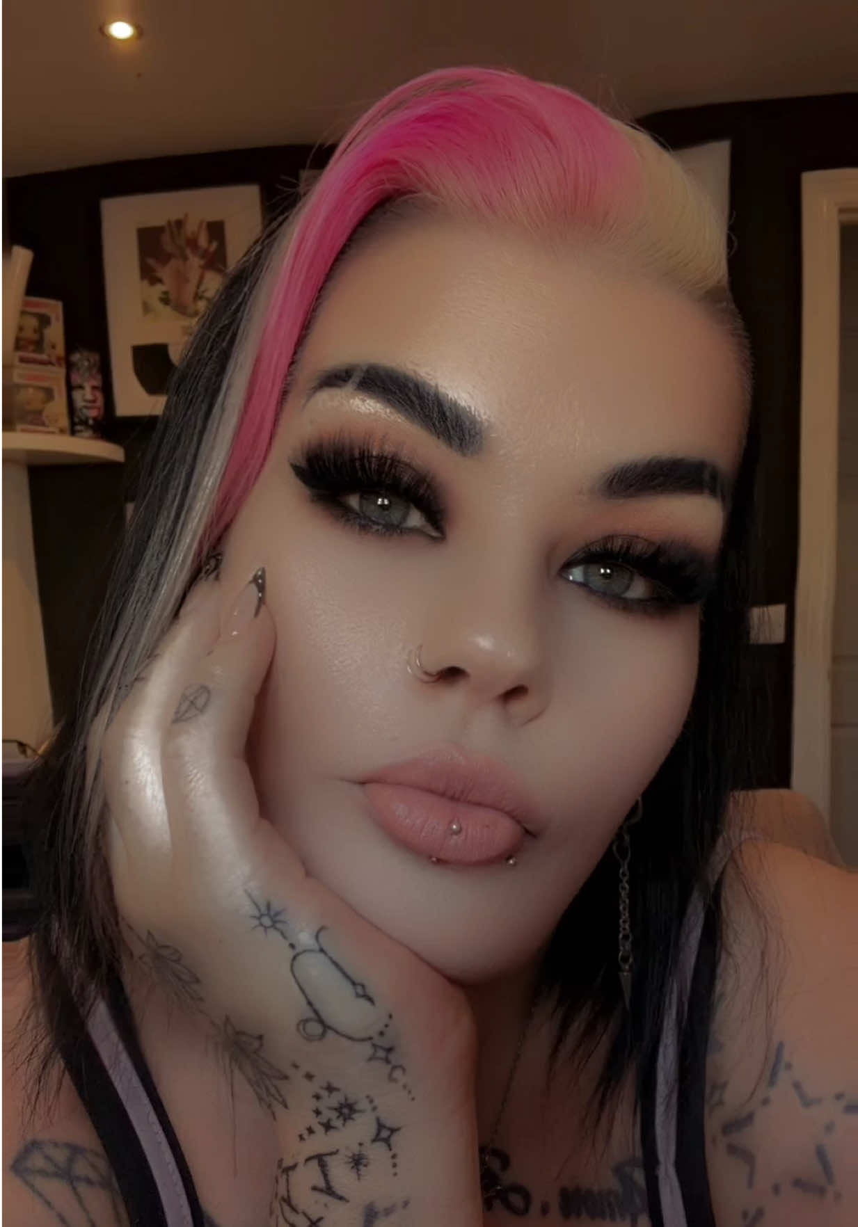 @ThiccThighs&PrettyEyes