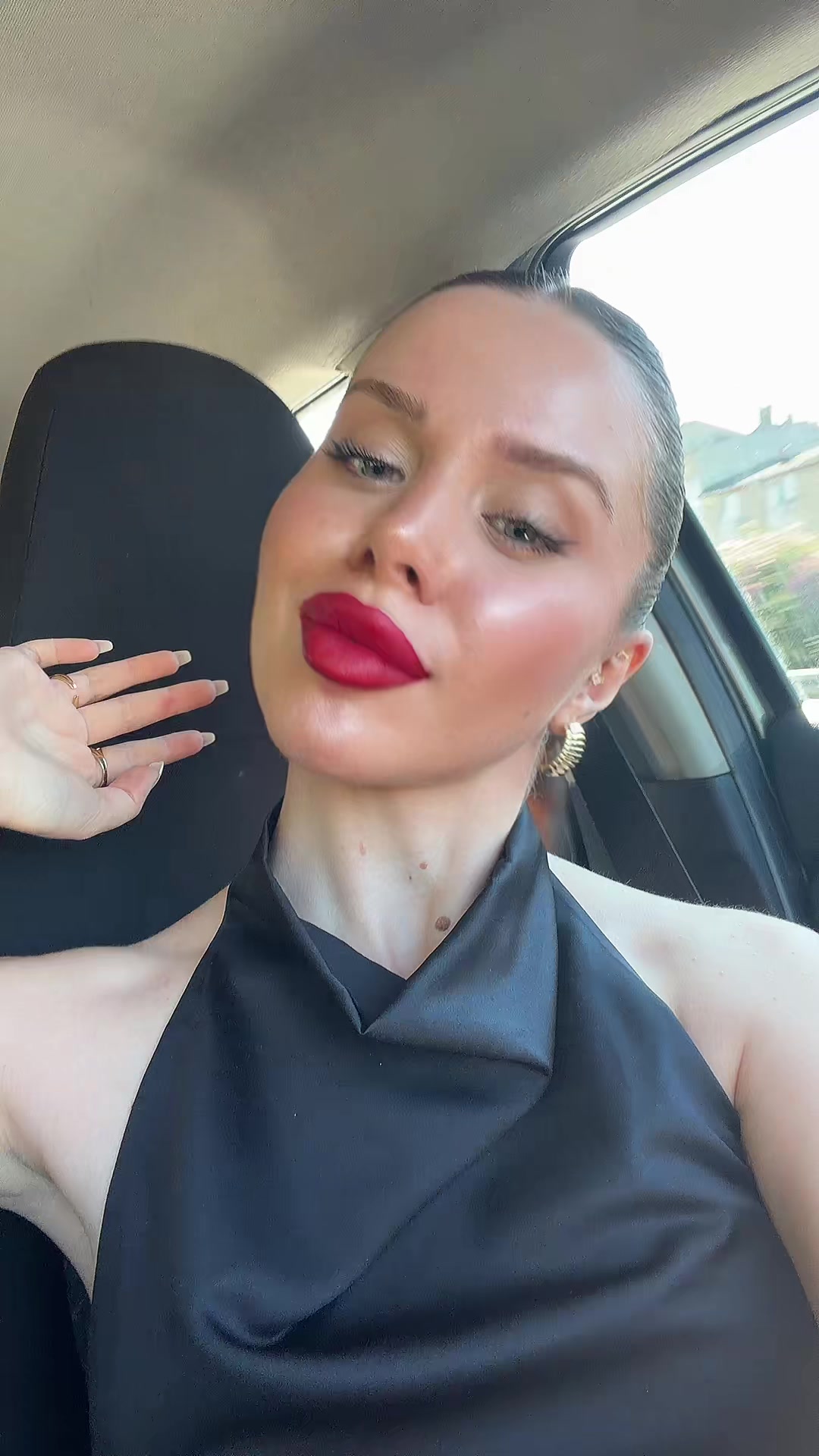 @siesamonika