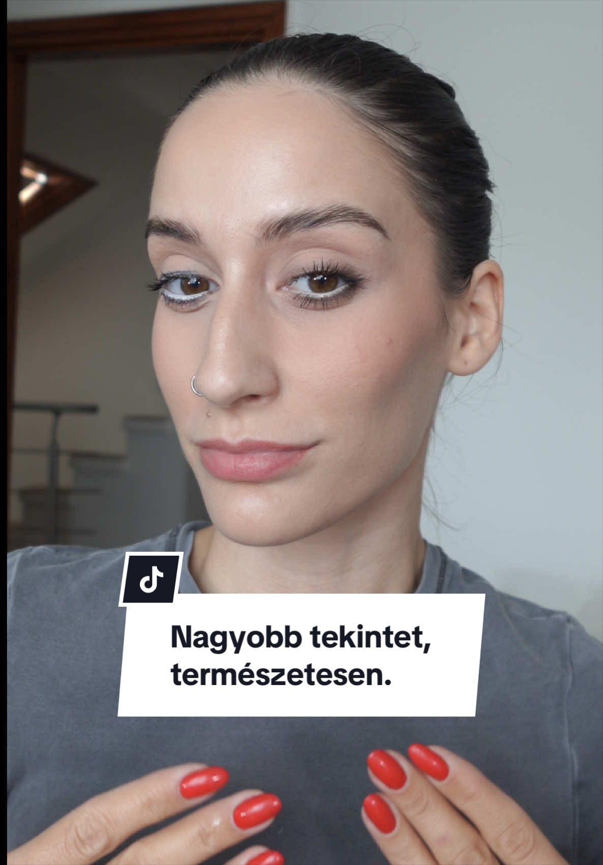 @R&aacute;di Tamara / Sminkes szemmel