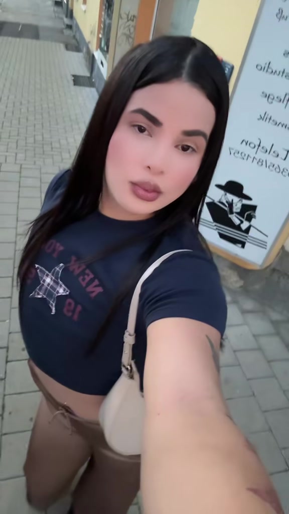 @miafernandez
