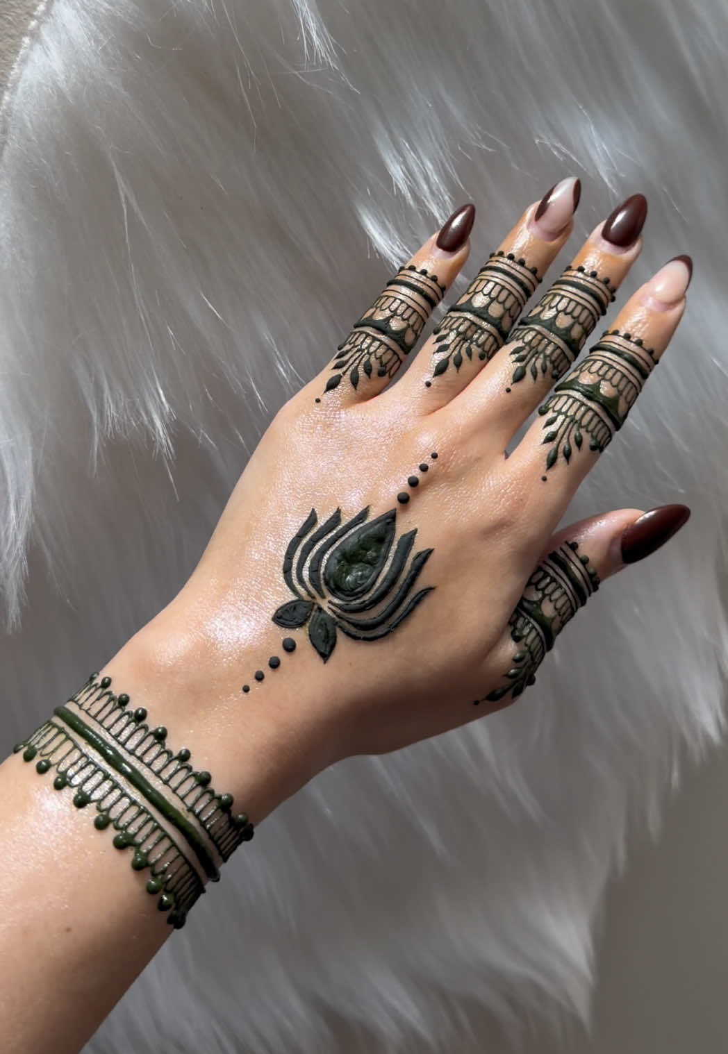 @charmsofmehandi