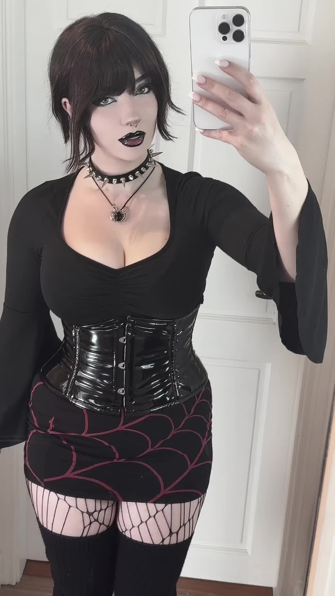 @Cutiegothxo