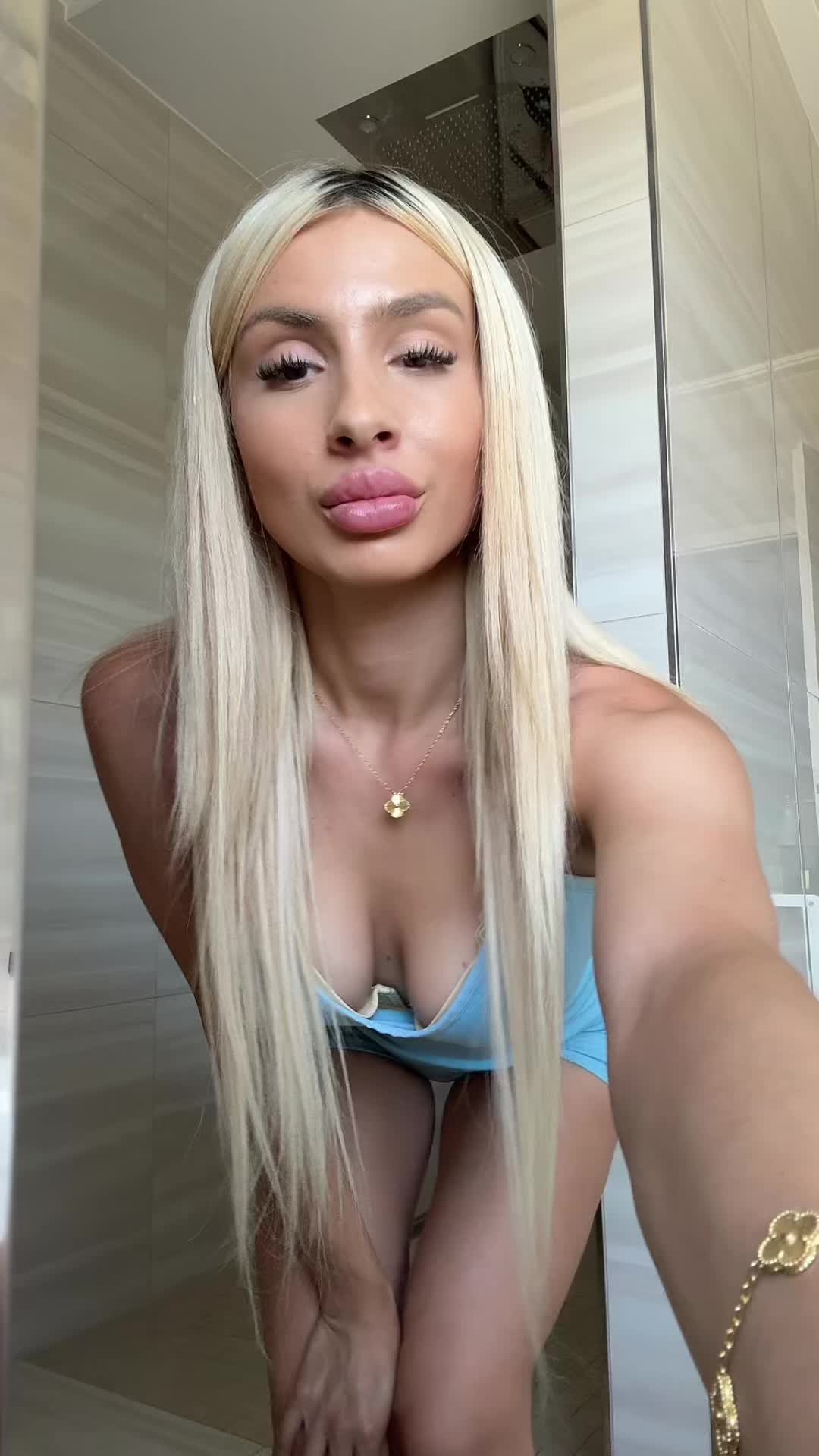 @Vazzzle
