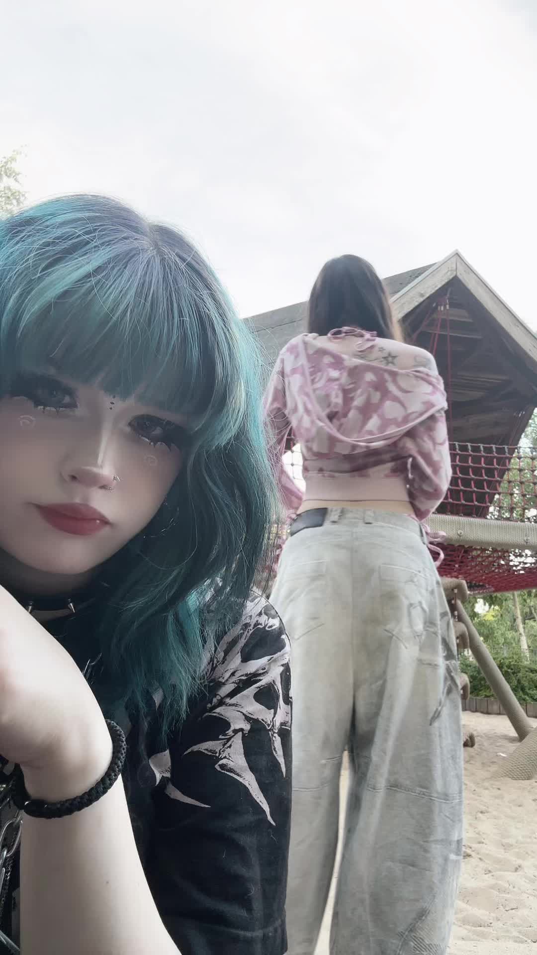 @pinkstrawberryghoul