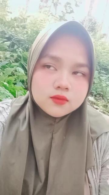 @Putry gemoy"😊