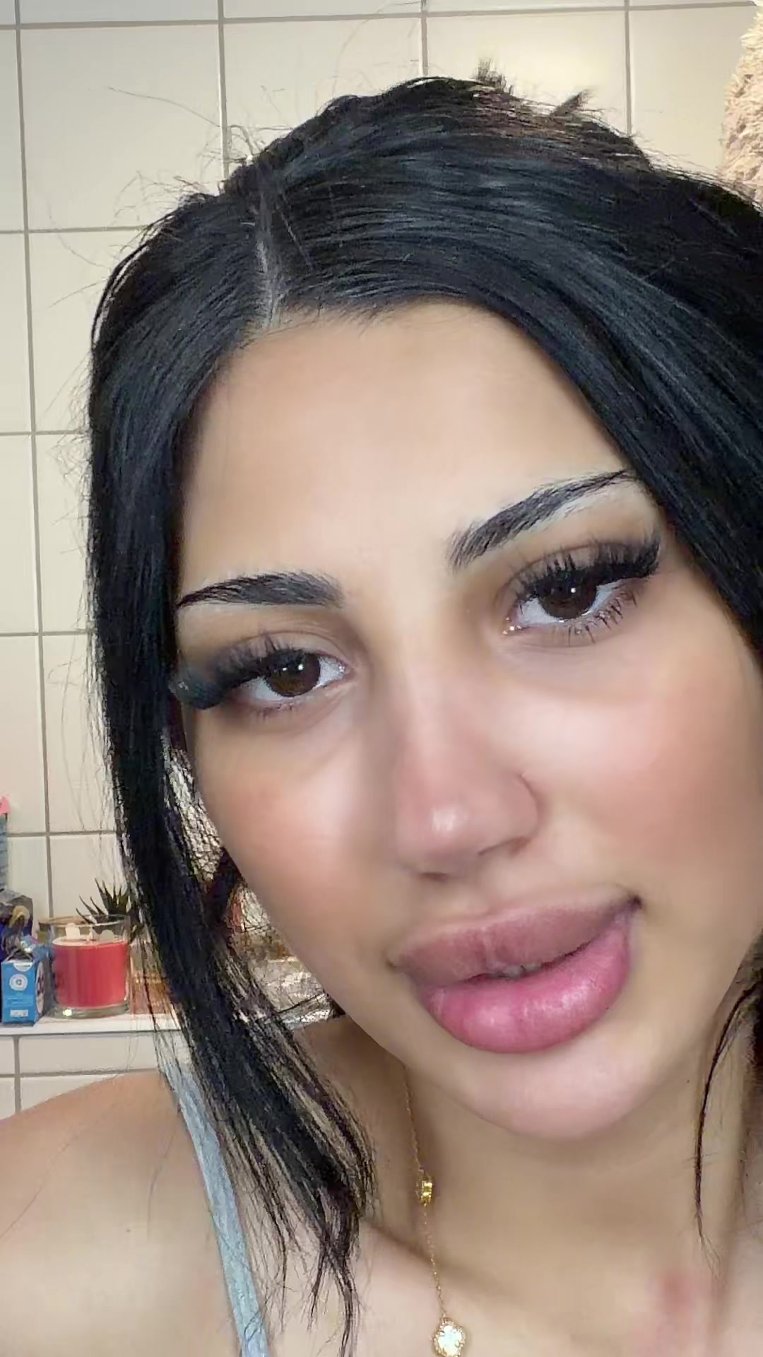 @la._.faa