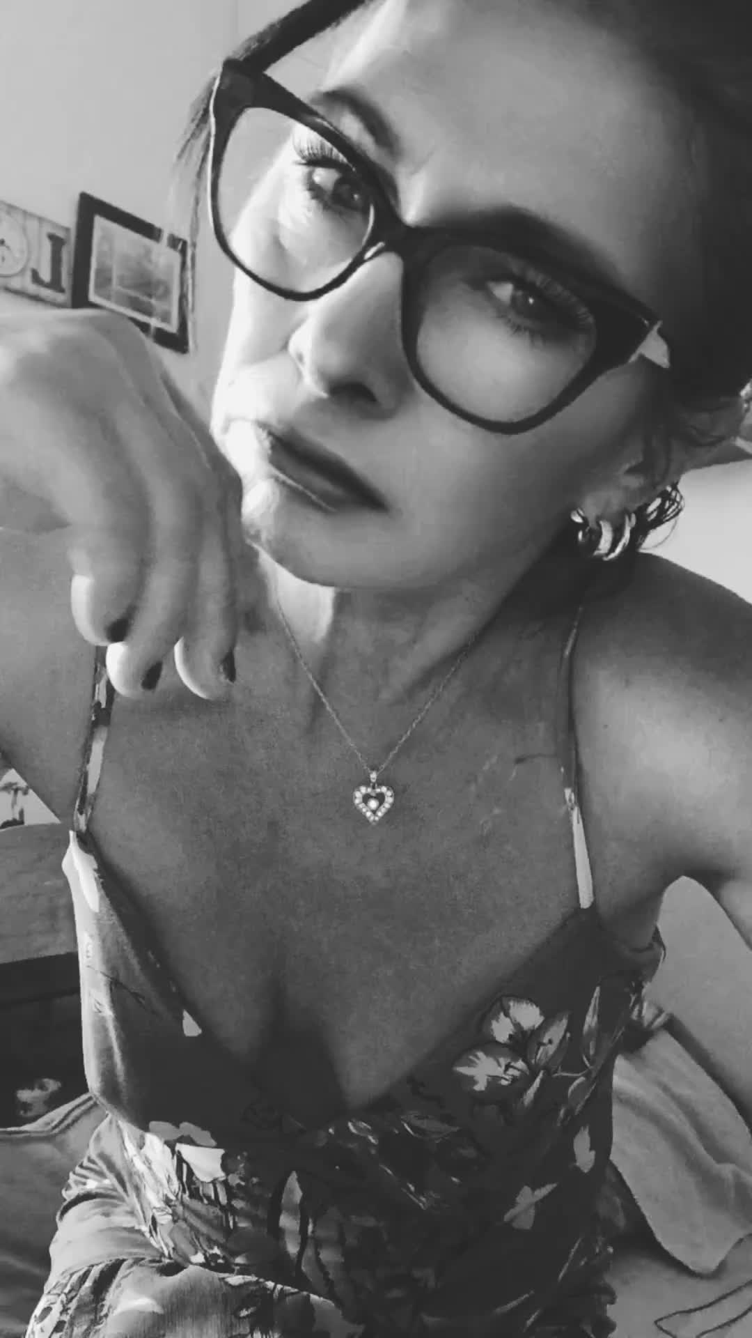 @Angy 🌟💙🩷🩵🖤🌟