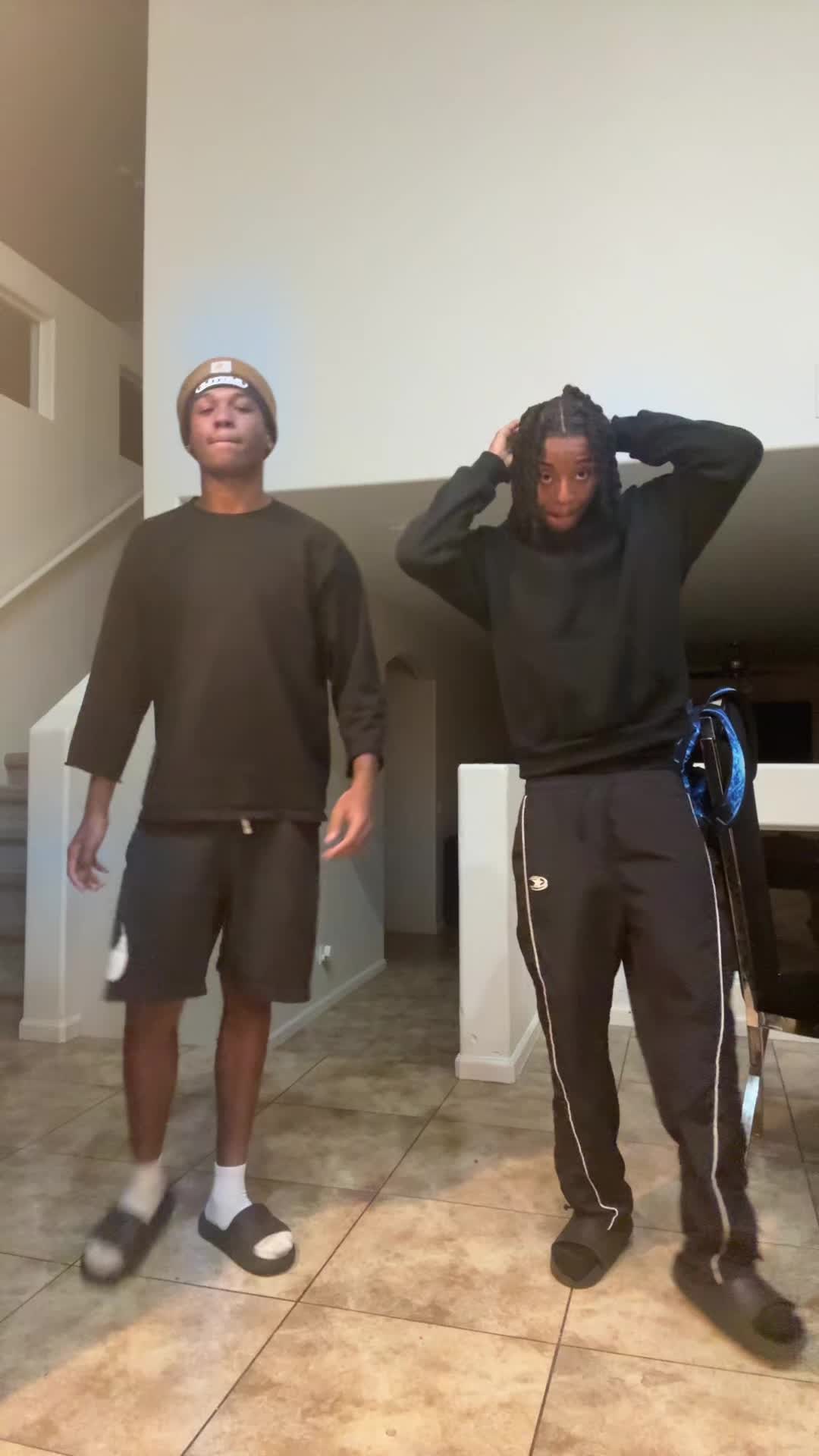 @ᶻ⁴
