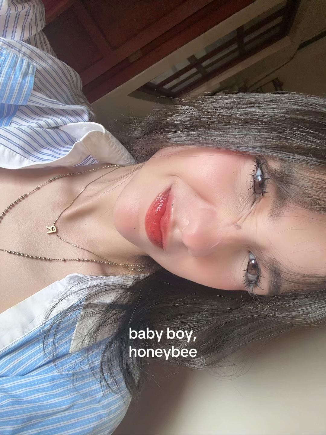 @Rebe <3