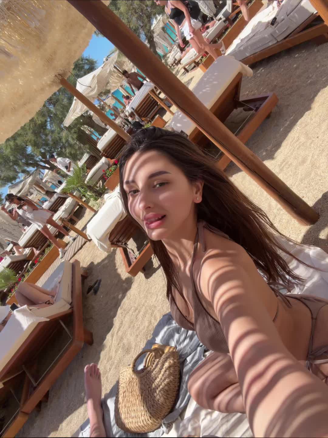 @DOROTEYA