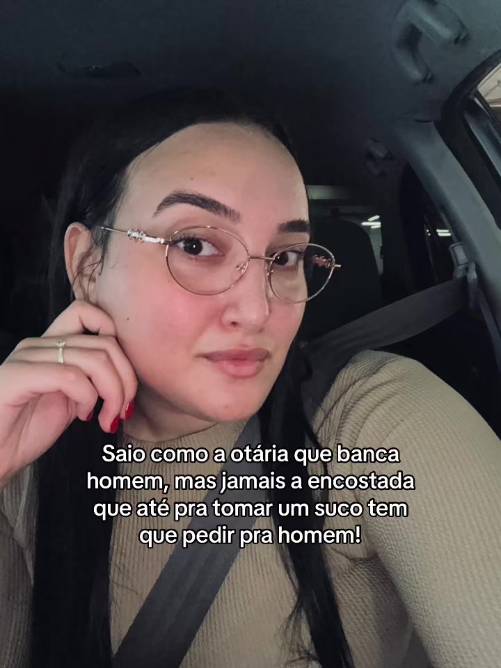 @L&iacute;via Ara&uacute;jo