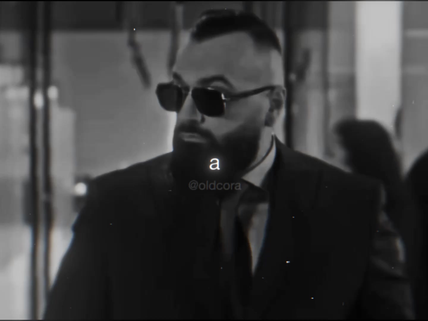 @🦅