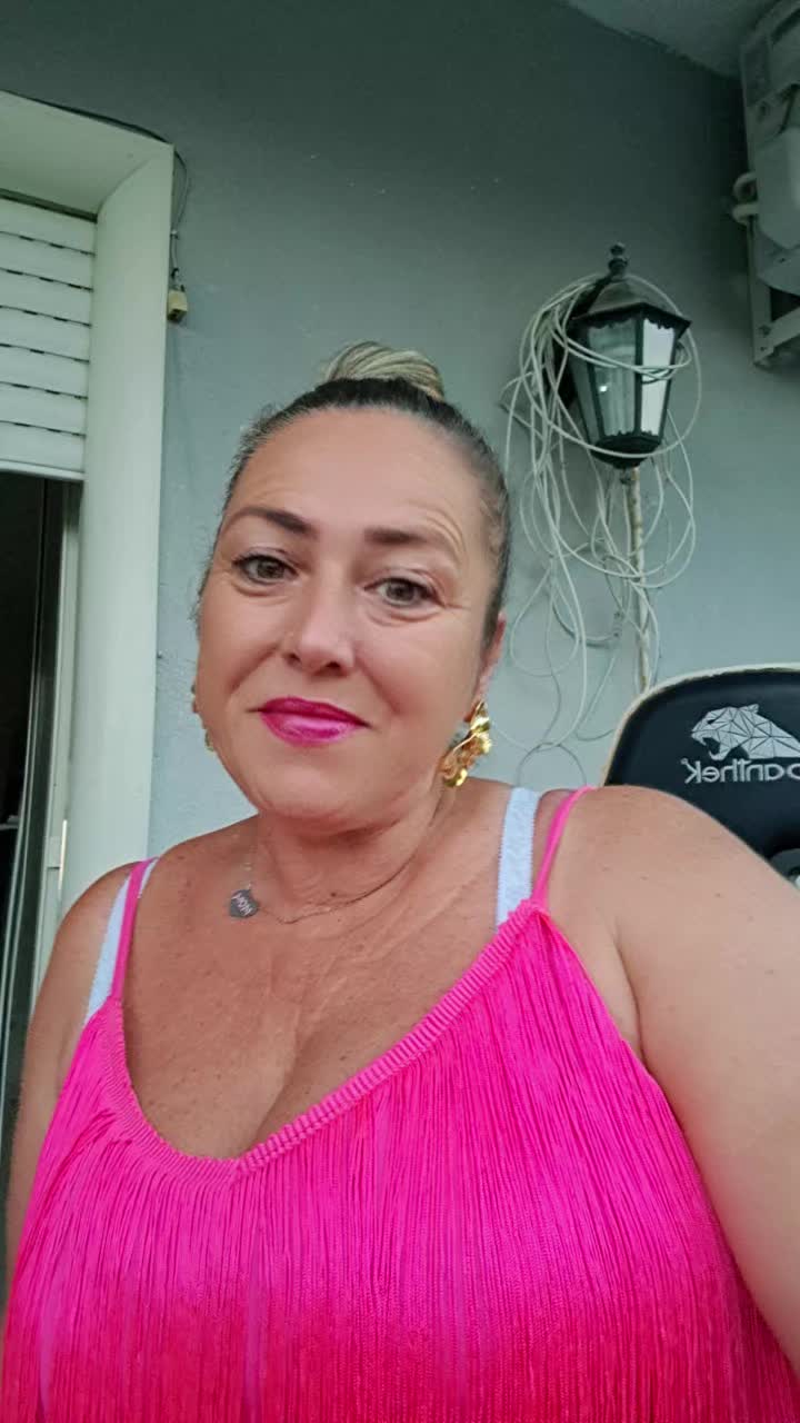 @Flora Guarino433