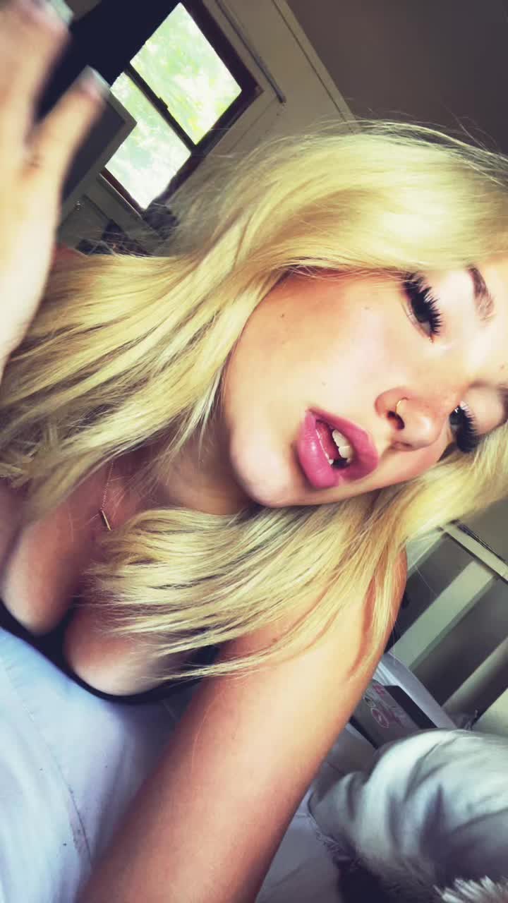 @_emileemorris