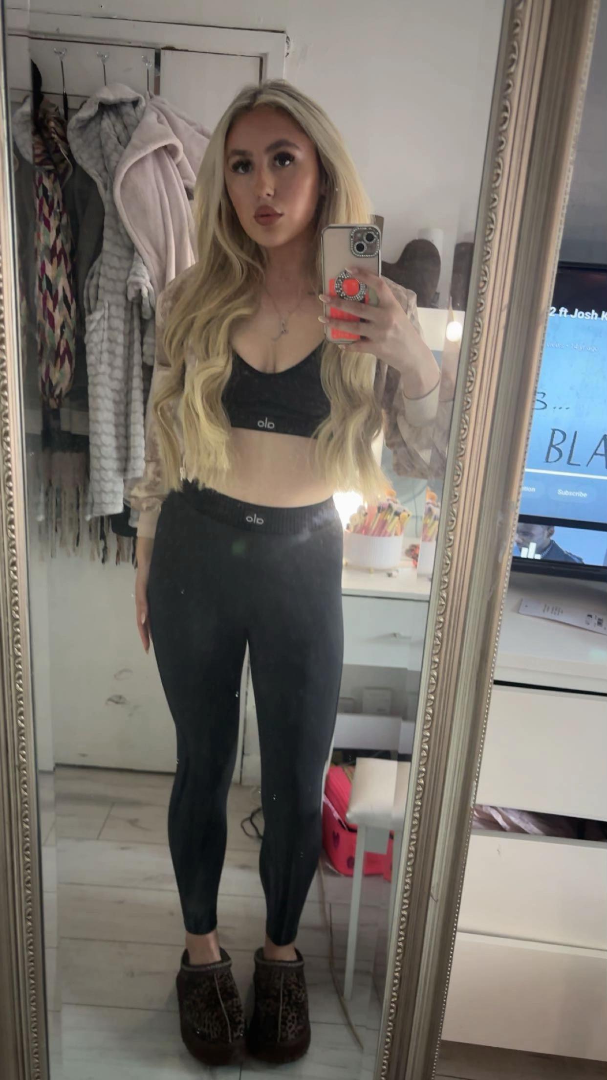 @Lace🖤