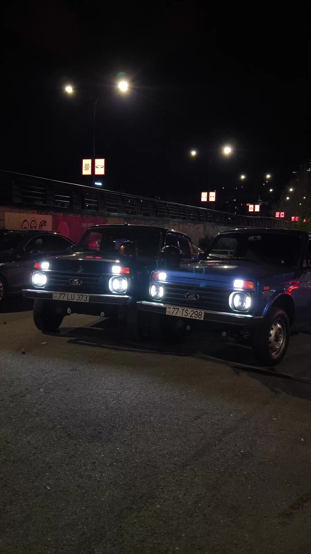 @001