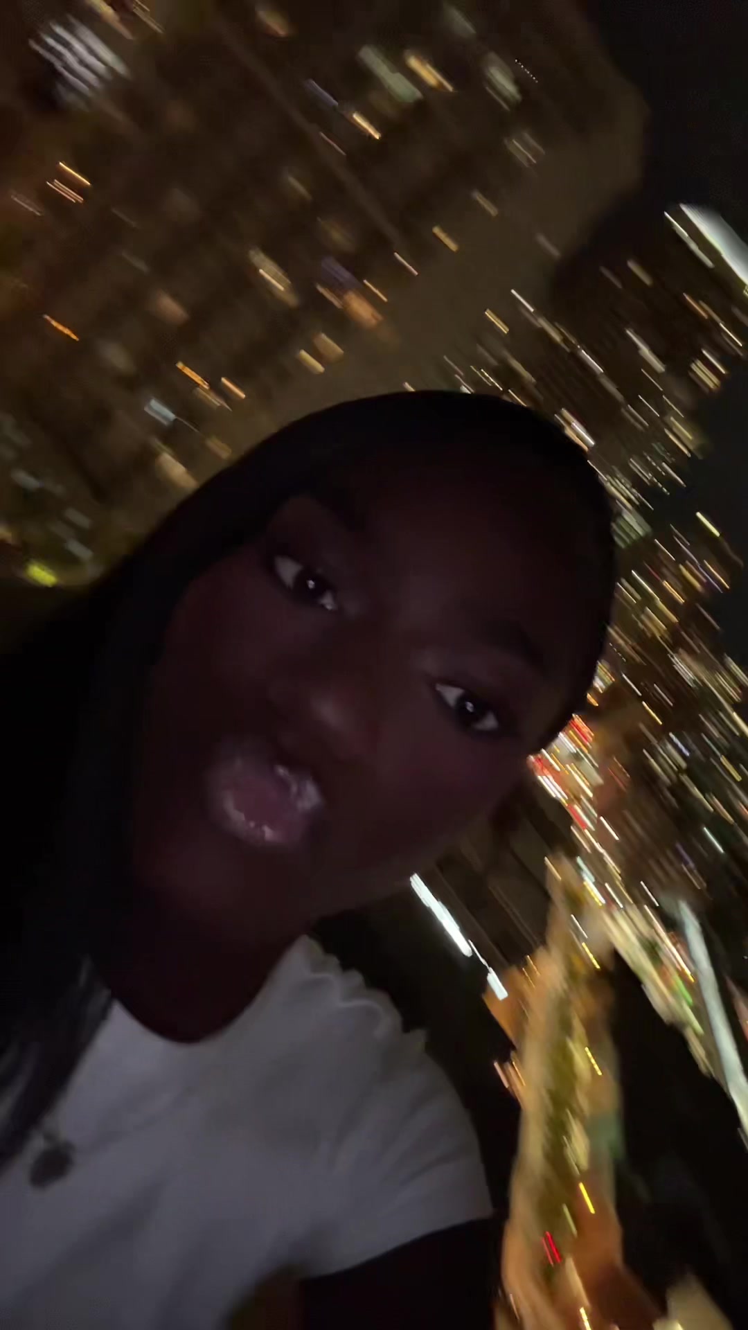 @j🪽🫧