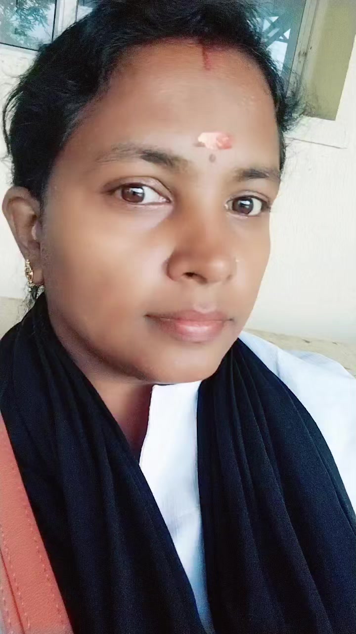 @Y.S.T . நான் ஒரு முட்டாள் பெண்
