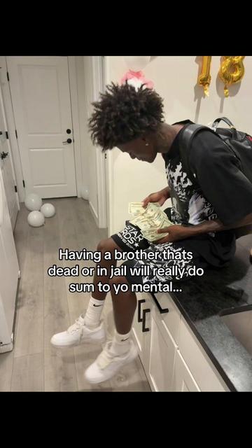 @⃟