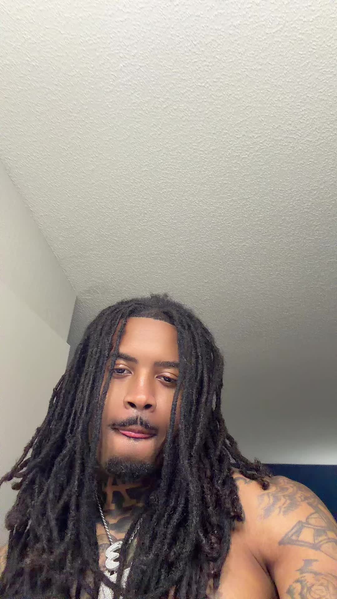 @𝑳𝑨🪼