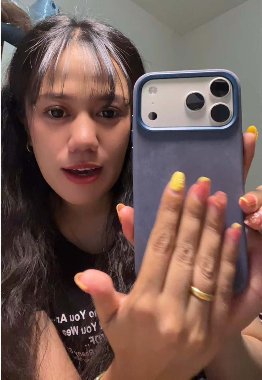 @𝐀𝐩𝐫𝐢 𝐒𝐢𝐡𝐨𝐦𝐛𝐢𝐧𝐠