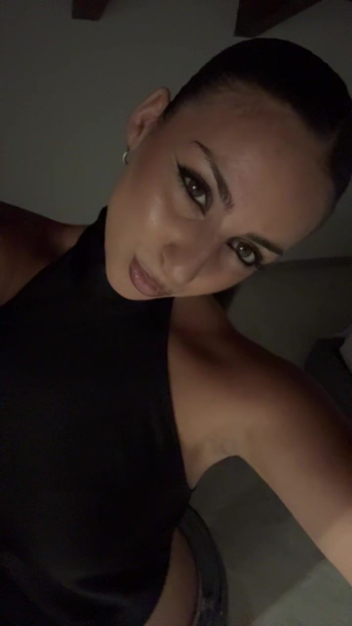 @carlaa