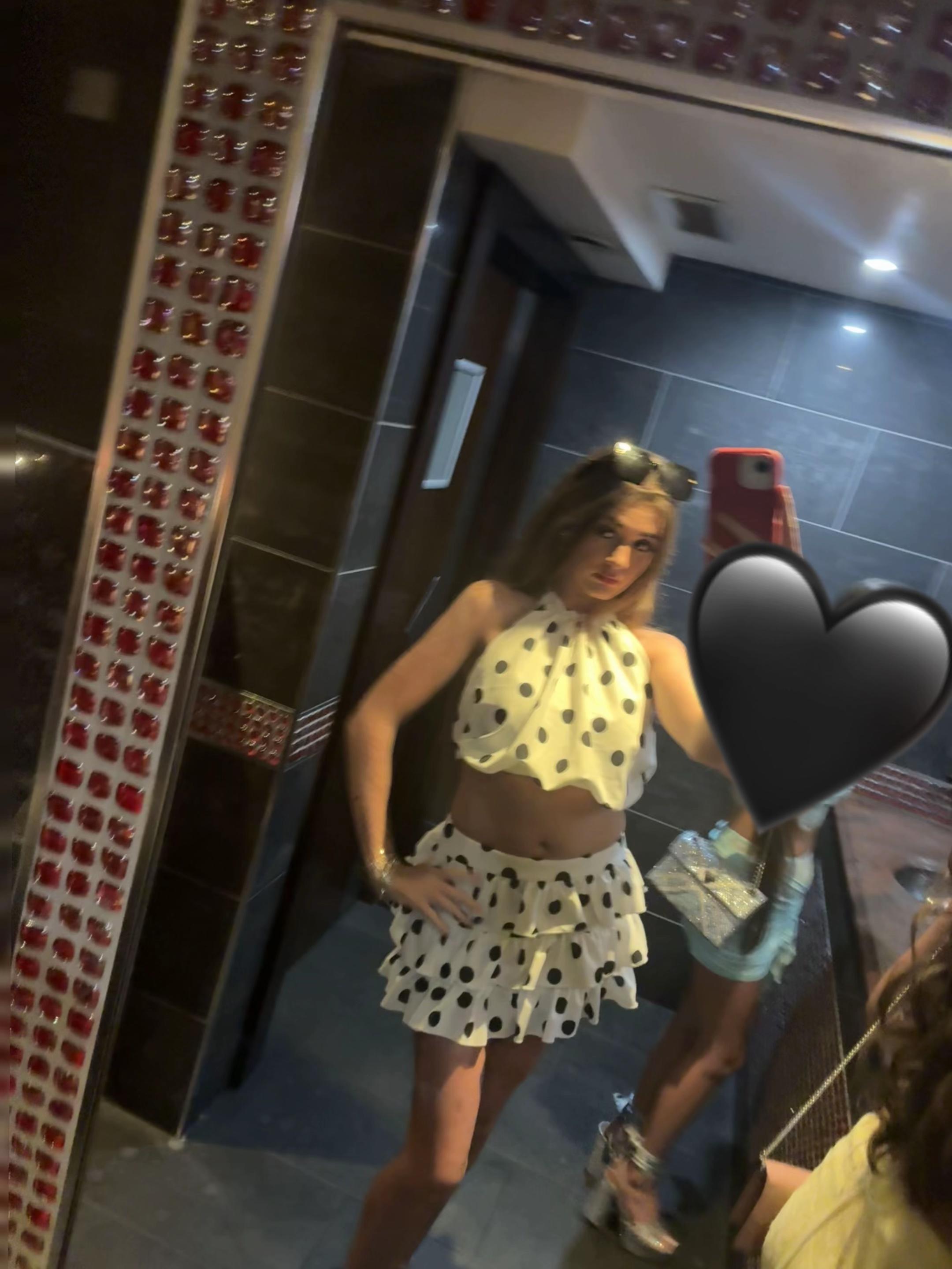 @~J~