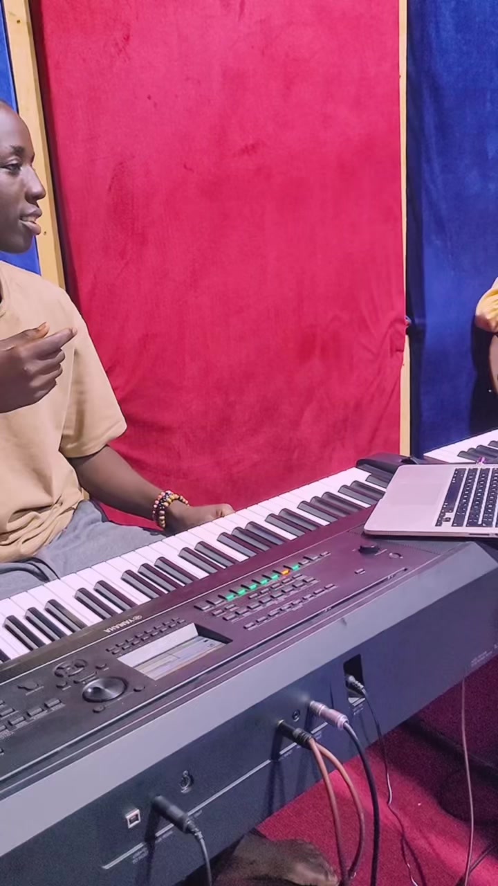 @Boni on the keyz