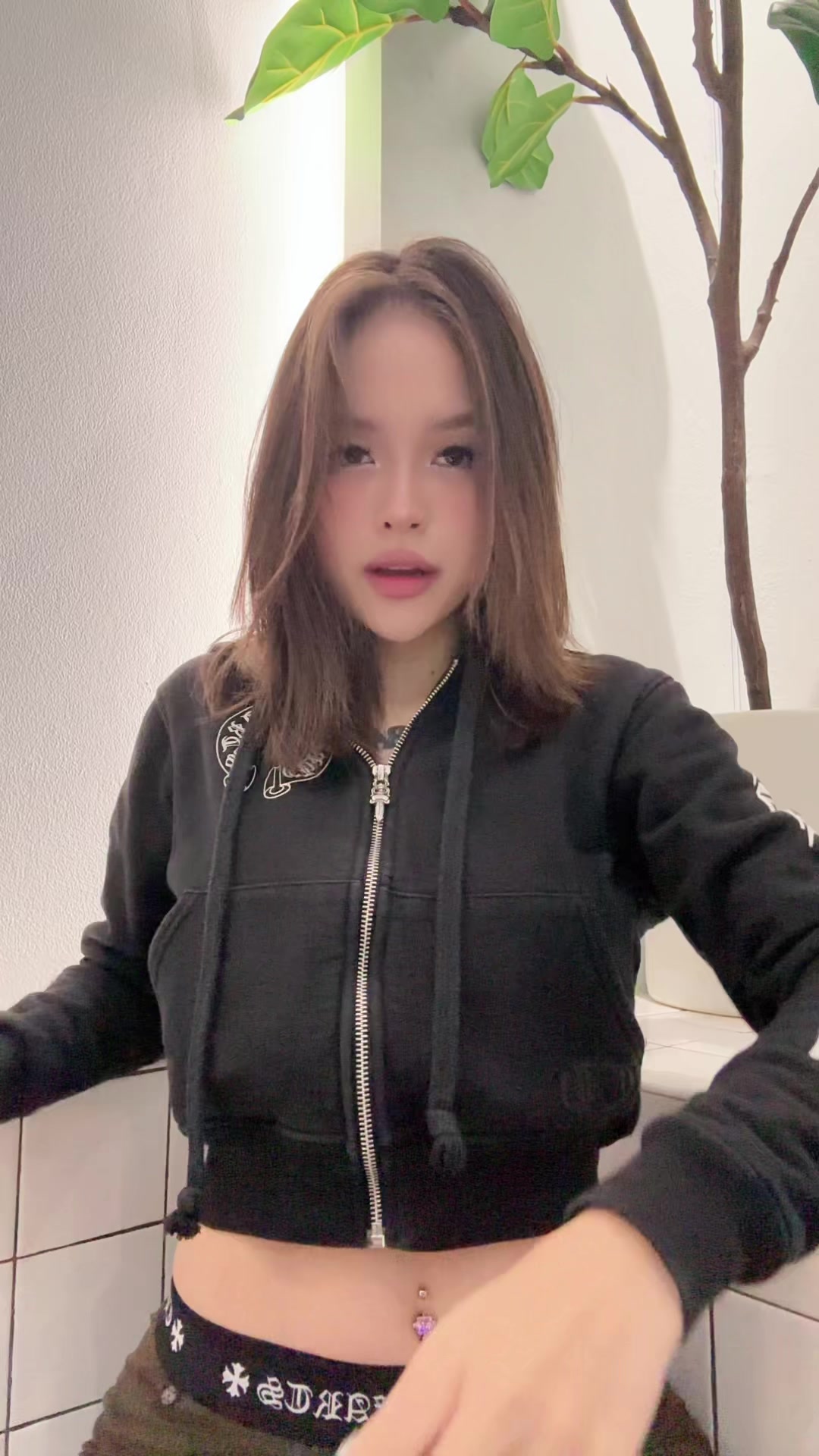 @𝕭𝖆𝖊𝖇𝖎𝕭𝖊𝖙𝖙𝖎