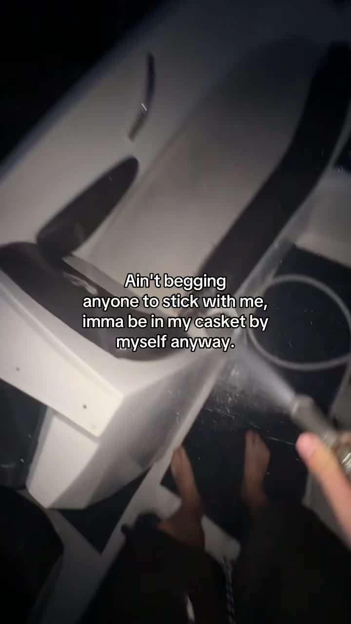 @Whiteboiwill0