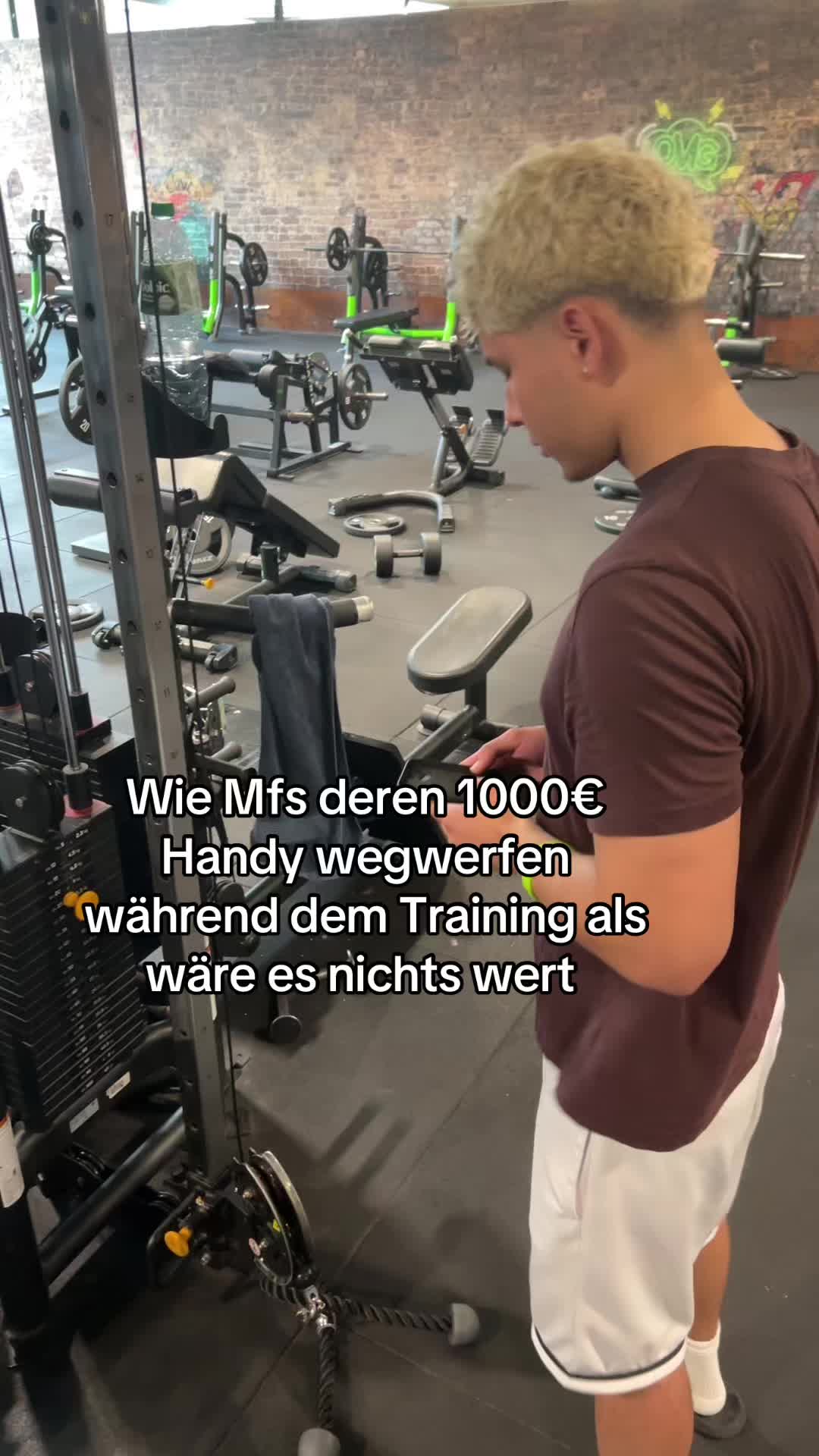 @︎︎