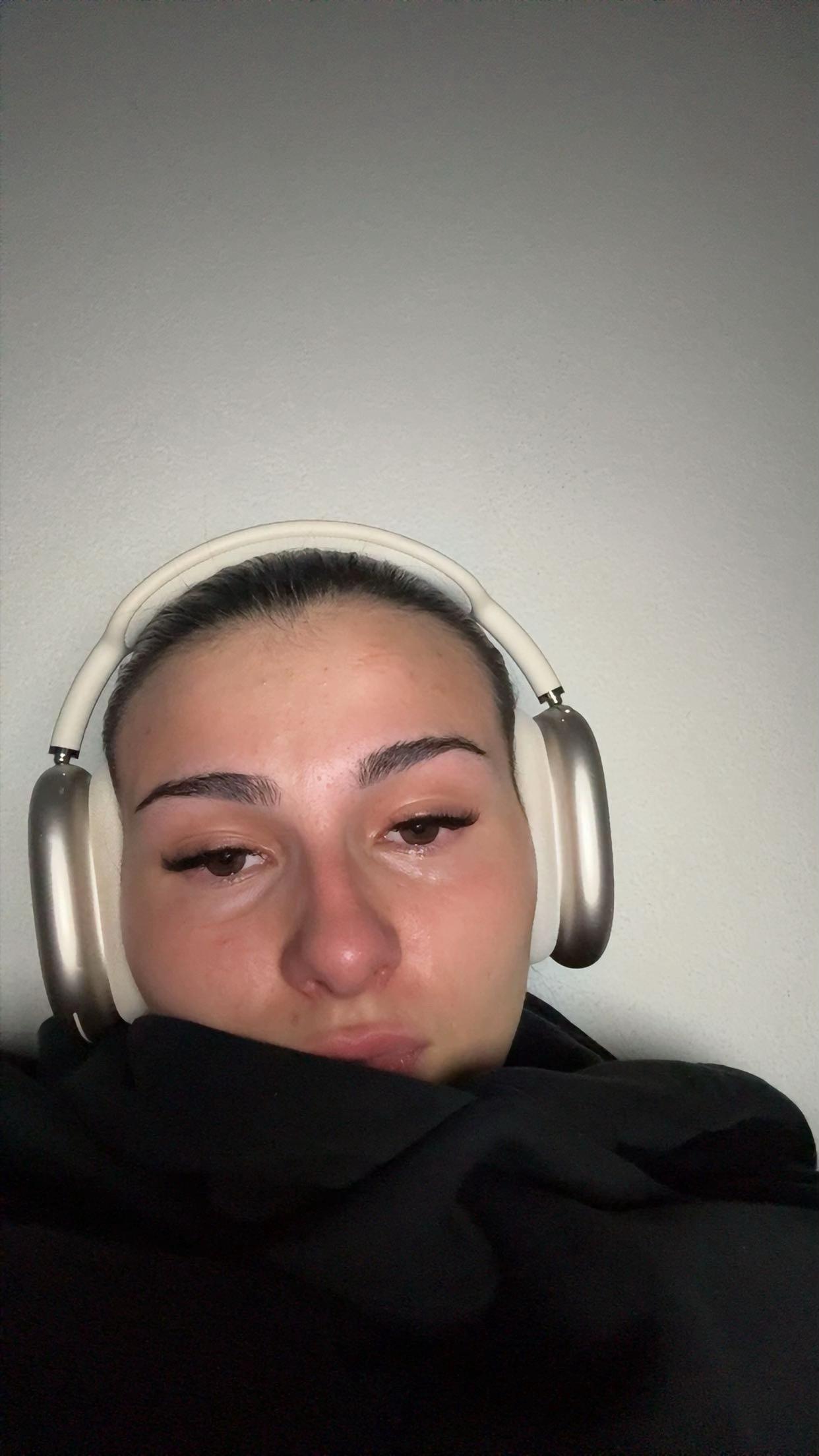@𝐄𝐁
