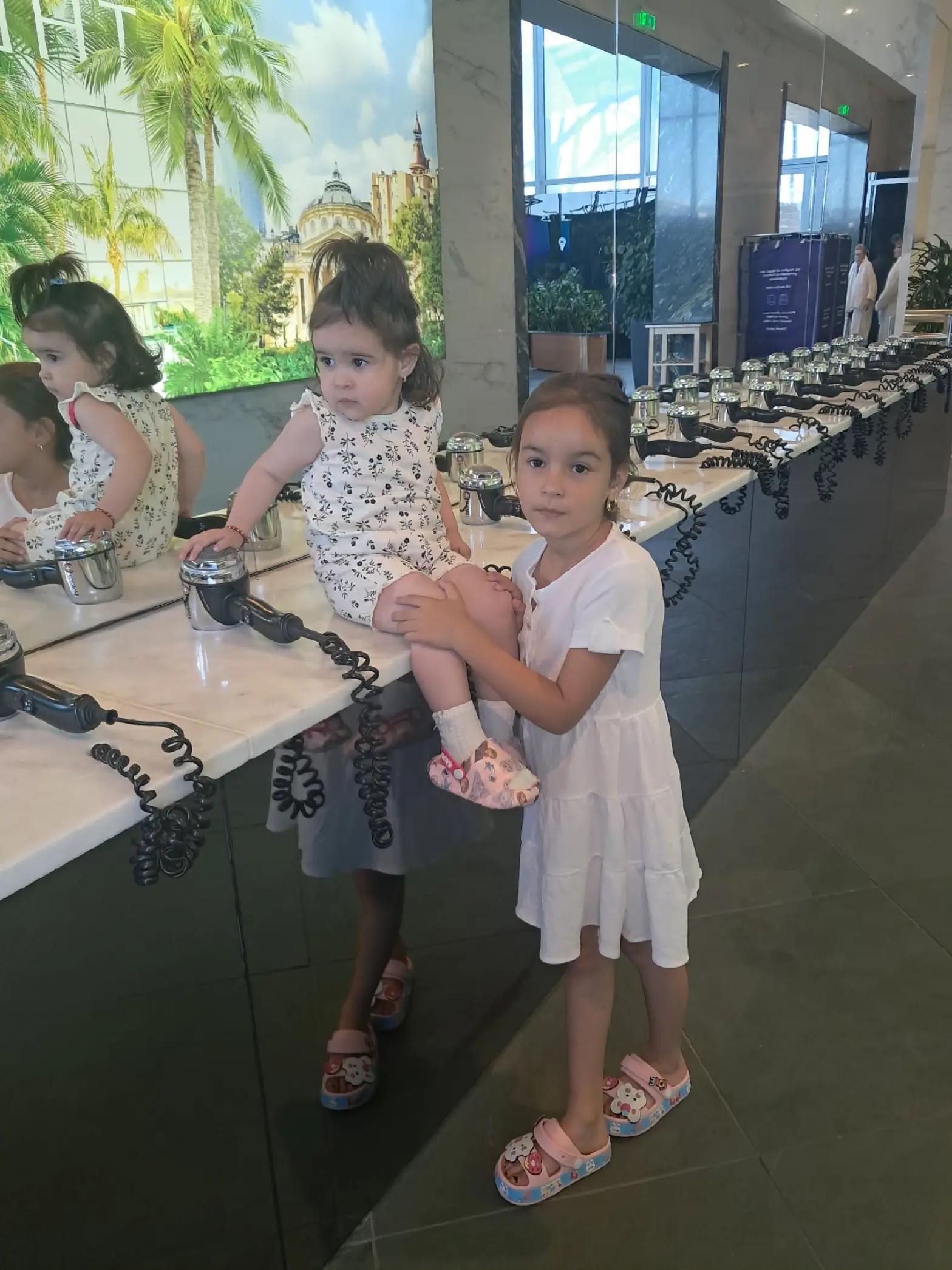 @Nicoleta👭Ranya&Azaleea!