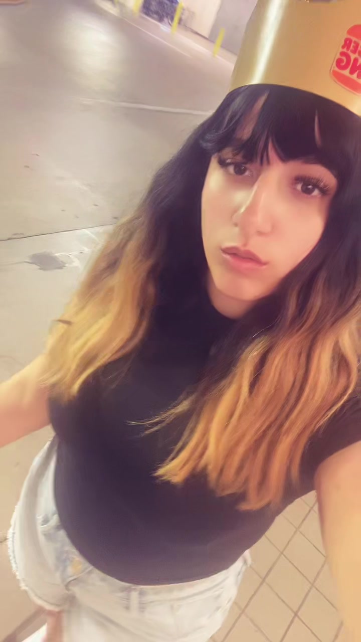 @sarahnextdoorgirl:)