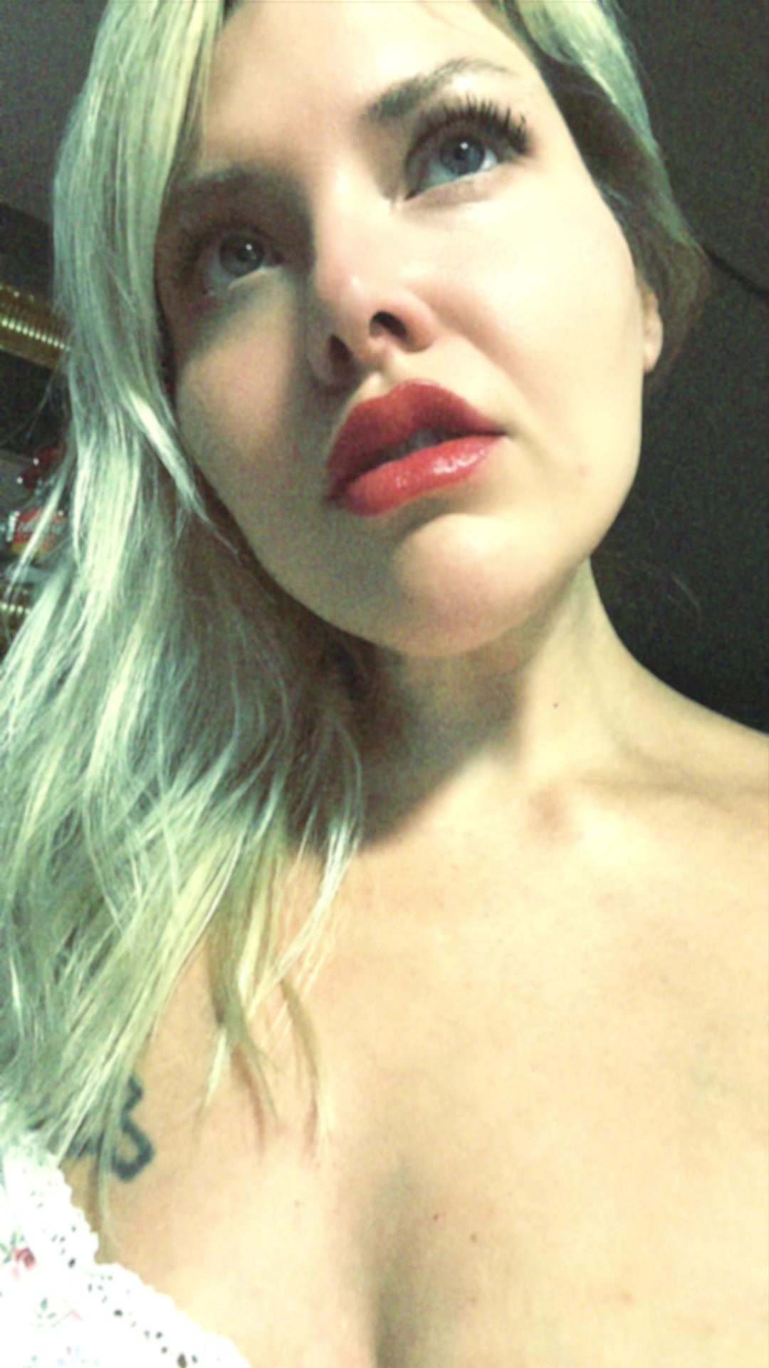 @Anika_Carina🦅
