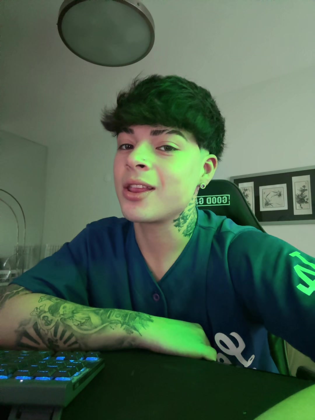@Tomii
