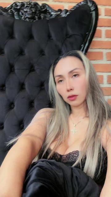 @YennAkasha