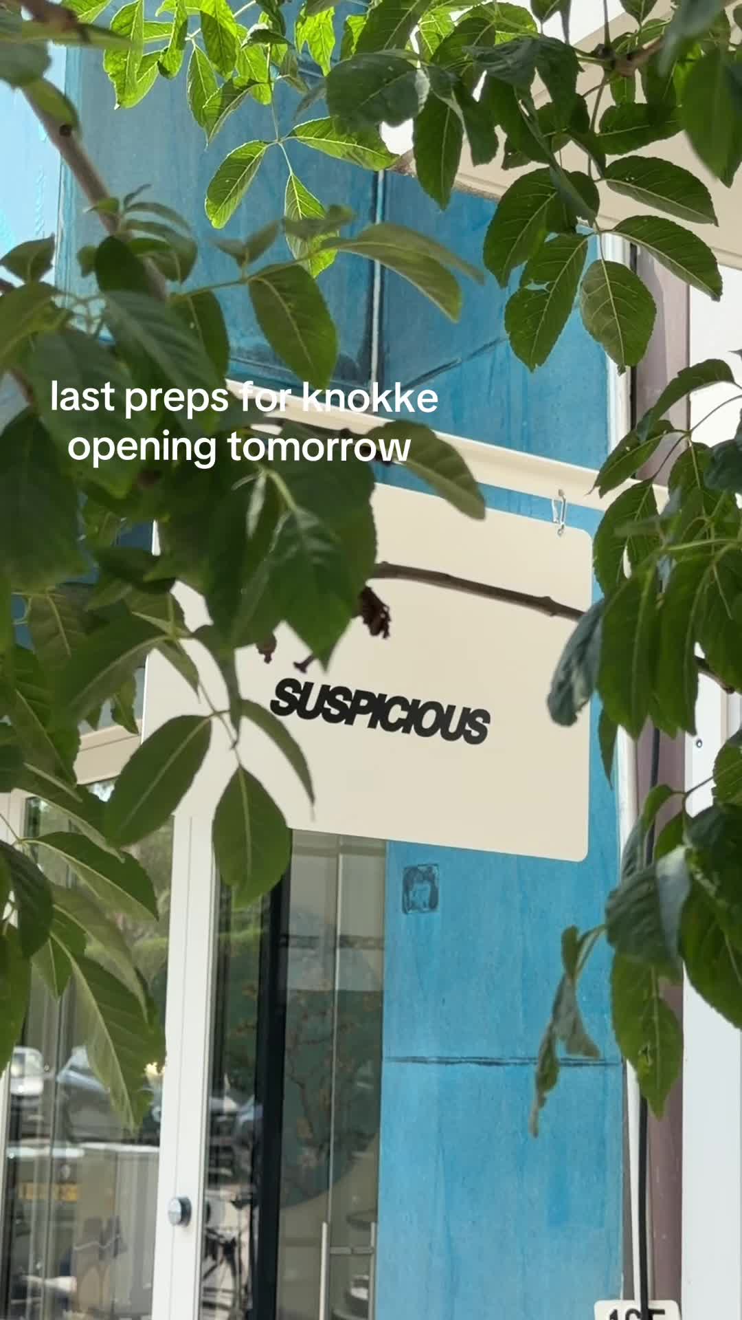 @SuspiciousAntwerp_