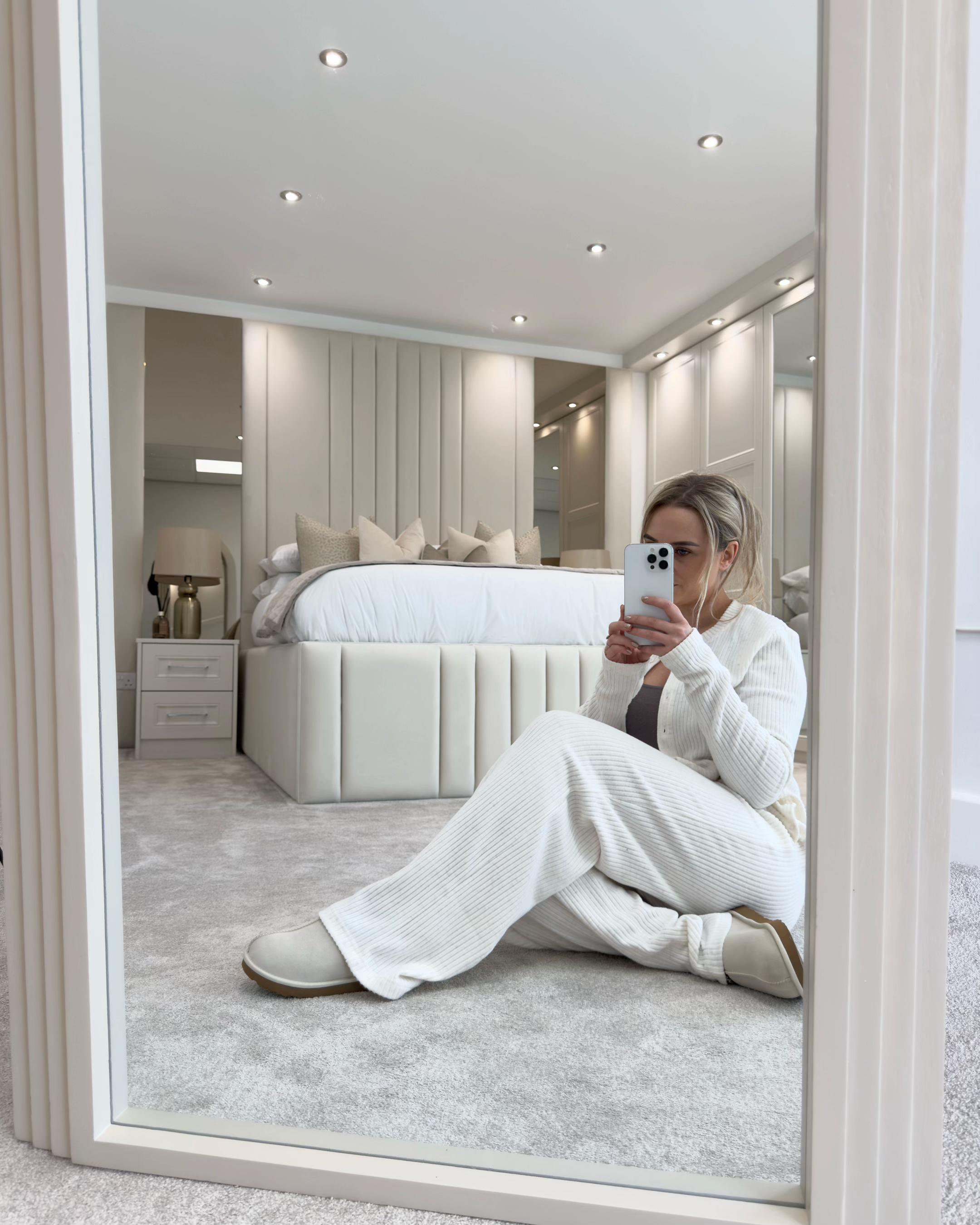 @The Bedroom Centre 🥂