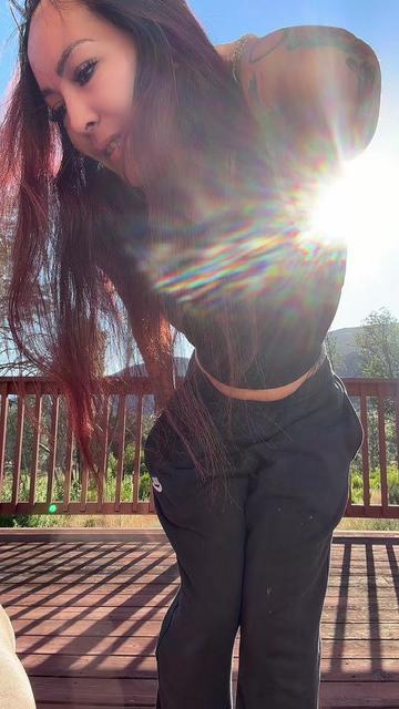 @LizzQueenX