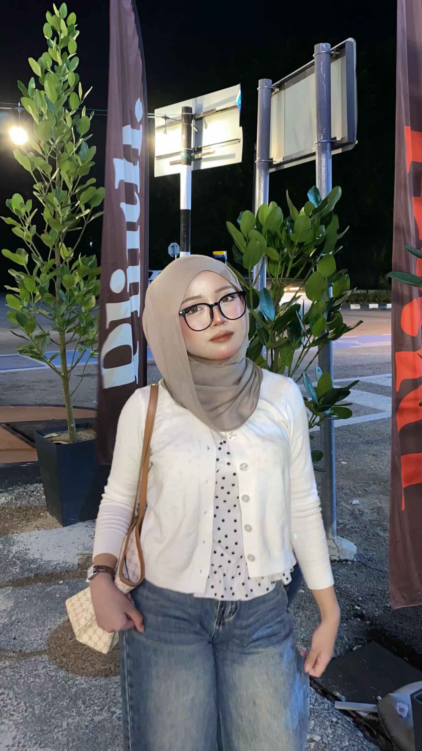 @ع