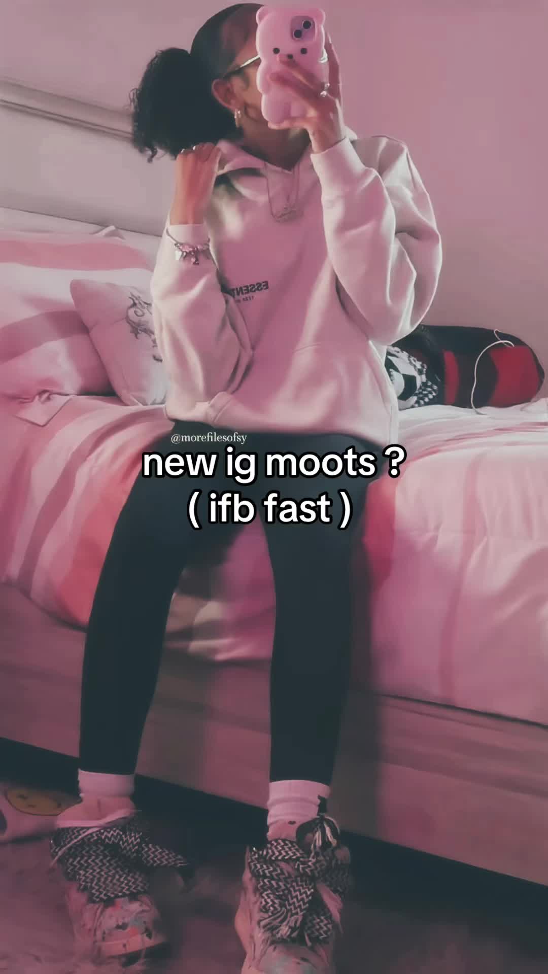 @ᥫ᭡.