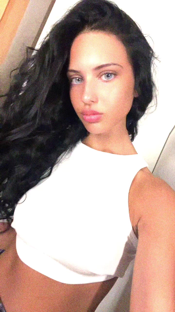 @𝑨𝒏𝒅𝒋𝒆𝒍𝒂